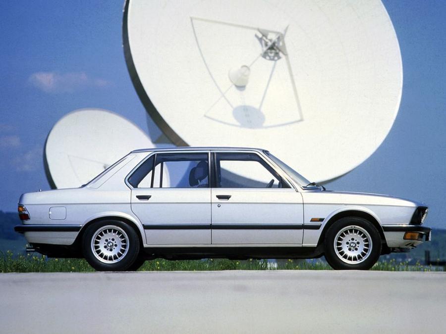  BMW 520i 1981 года  (фото 4 из 8)